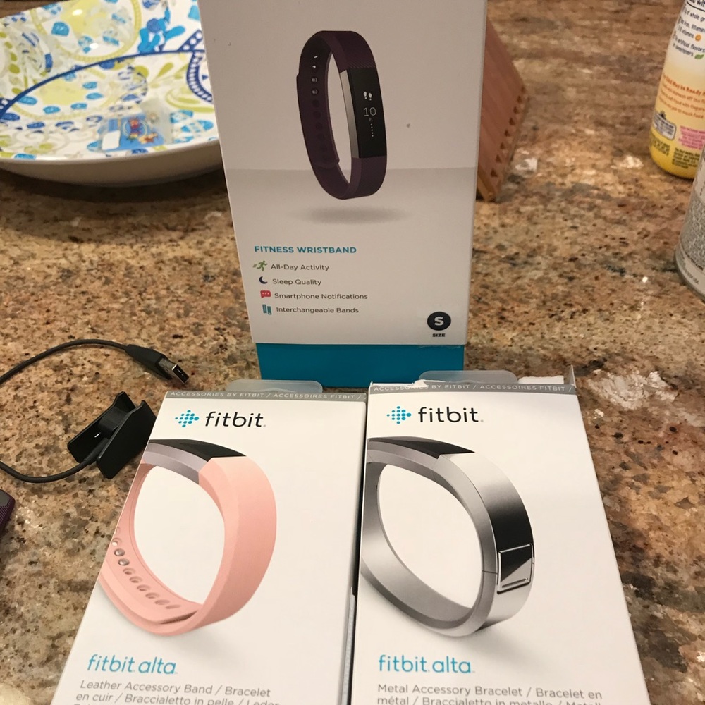 Fitbit Alta with 3 bracelets